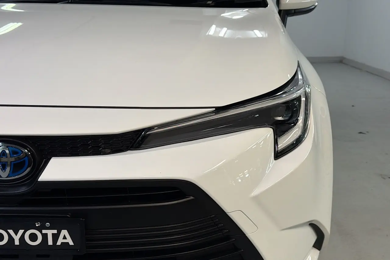 2025 Toyota Corolla Gallery Image 3