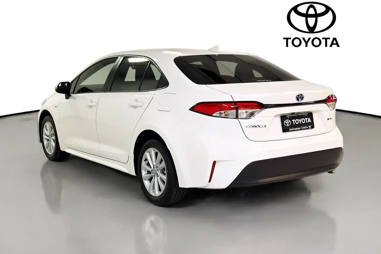 2025 Toyota Corolla Gallery Image 6