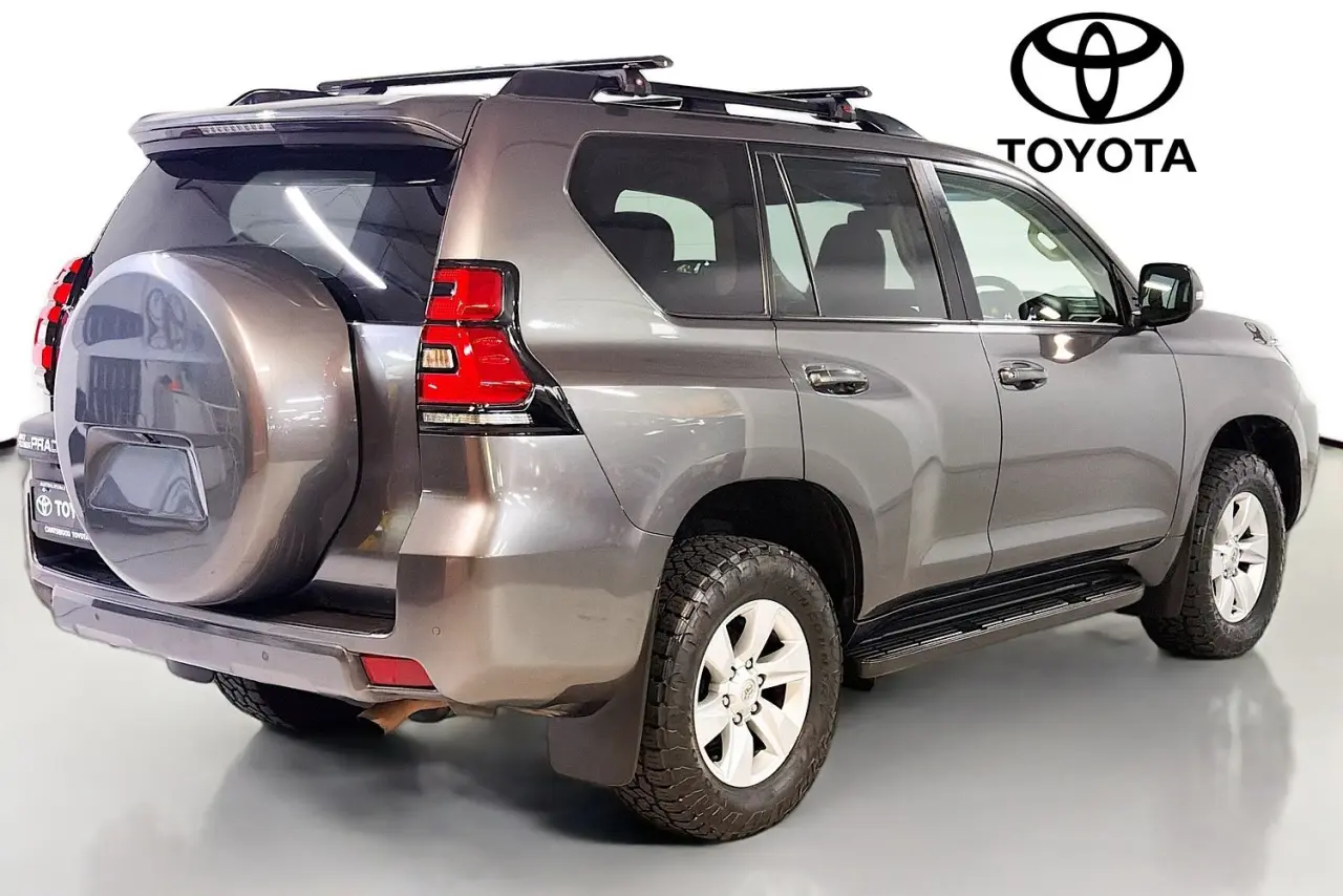 2020 Toyota Landcruiser Prado Gallery Image 10