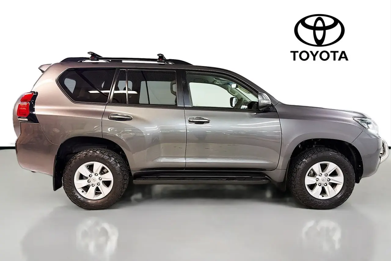 2020 Toyota Landcruiser Prado Gallery Image 11