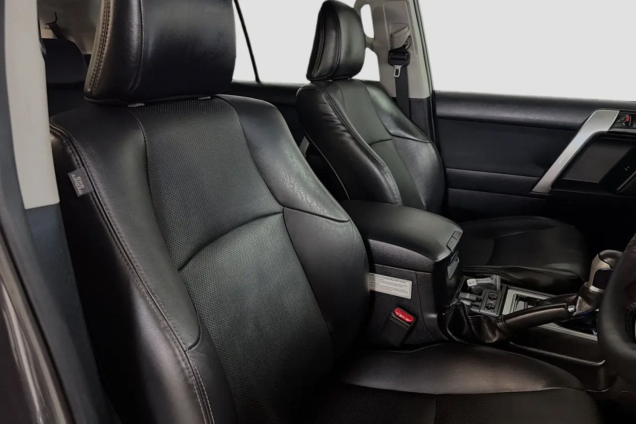 2020 Toyota Landcruiser Prado Gallery Image 12