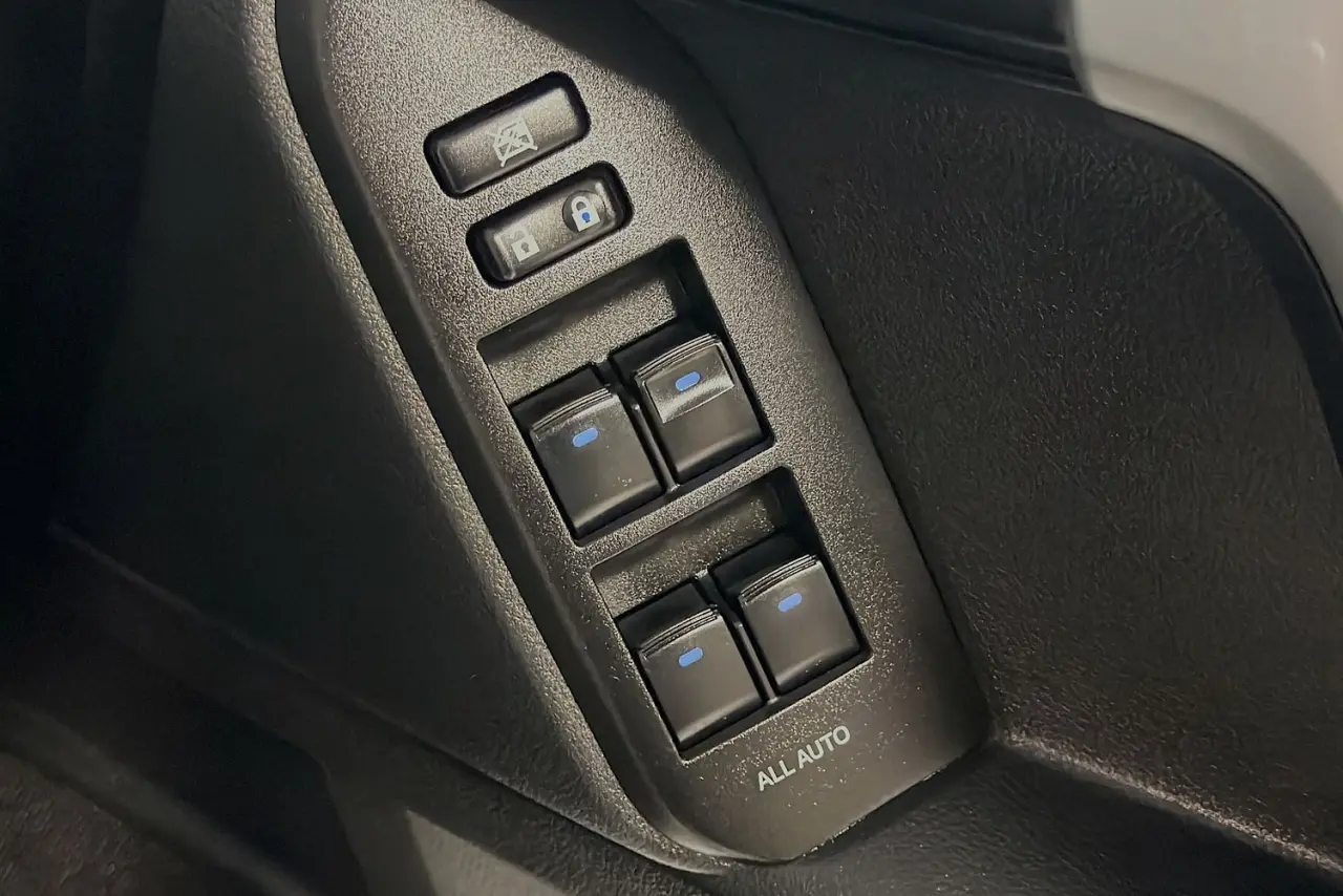 2020 Toyota Landcruiser Prado Gallery Image 23