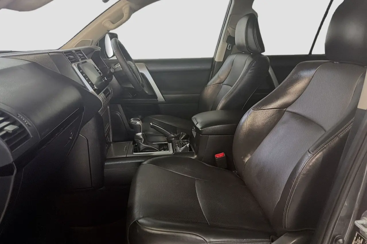 2020 Toyota Landcruiser Prado Gallery Image 24