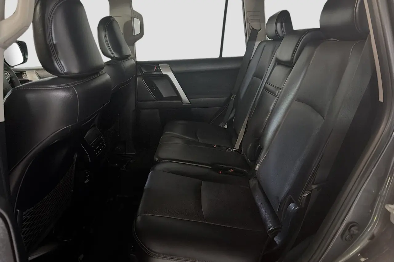 2020 Toyota Landcruiser Prado Gallery Image 25