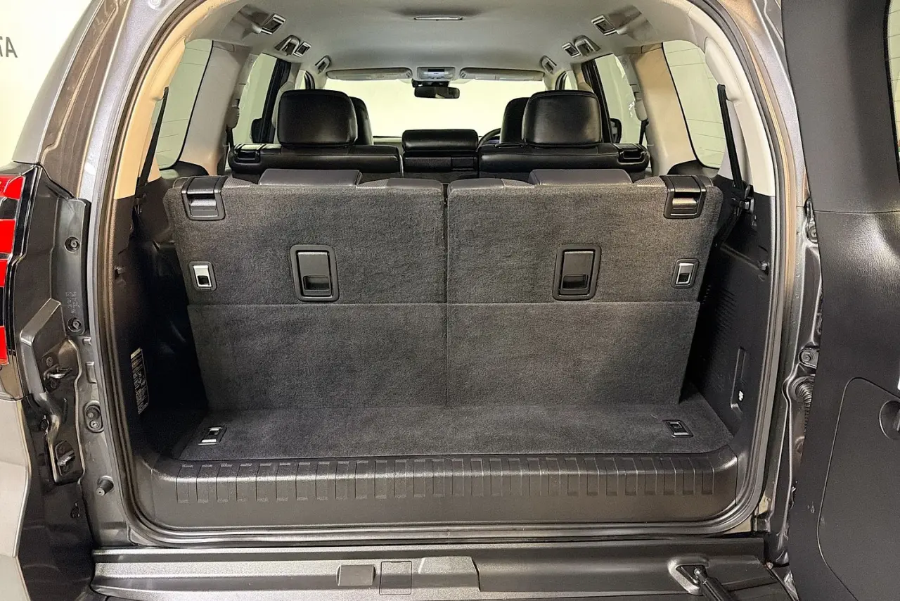 2020 Toyota Landcruiser Prado Gallery Image 26