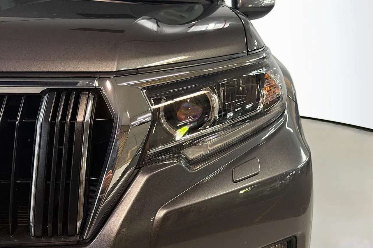 2020 Toyota Landcruiser Prado Gallery Image 3