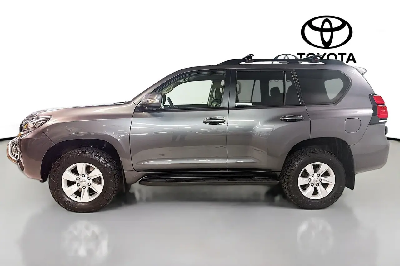 2020 Toyota Landcruiser Prado Gallery Image 5