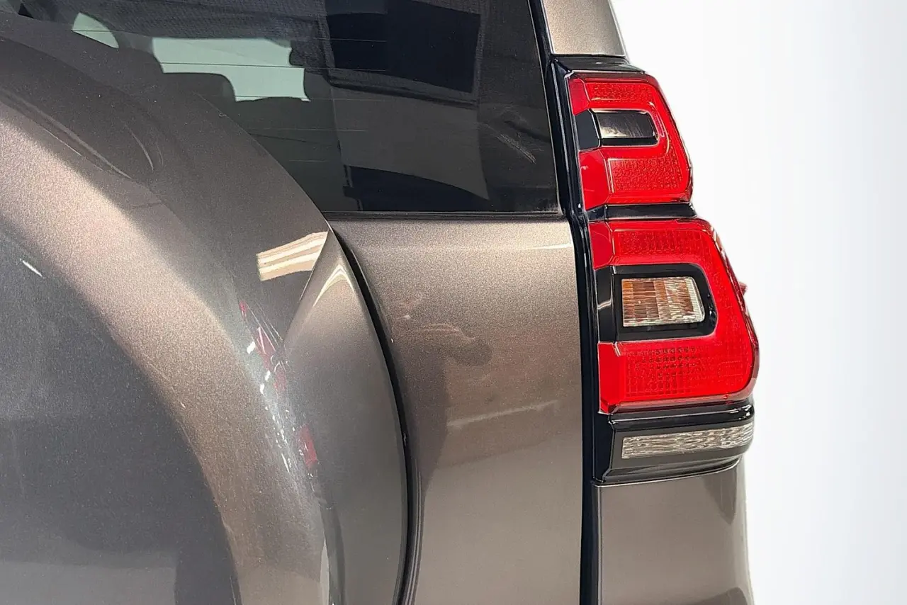 2020 Toyota Landcruiser Prado Gallery Image 9