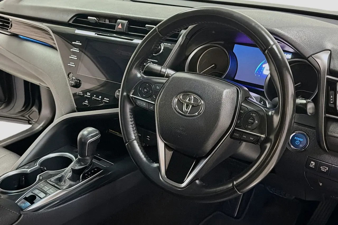 2020 Toyota Camry Gallery Image 14