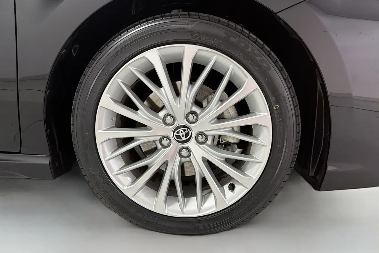 2020 Toyota Camry Gallery Image 28