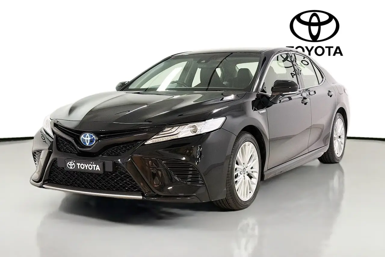 2020 Toyota Camry Gallery Image 4