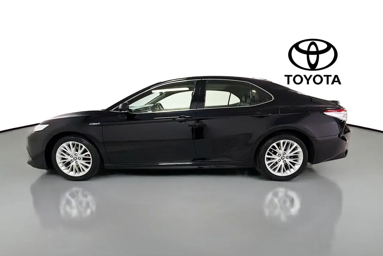 2020 Toyota Camry Gallery Image 5
