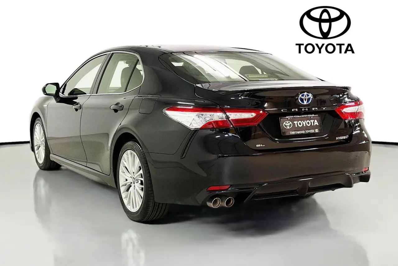 2020 Toyota Camry Gallery Image 6