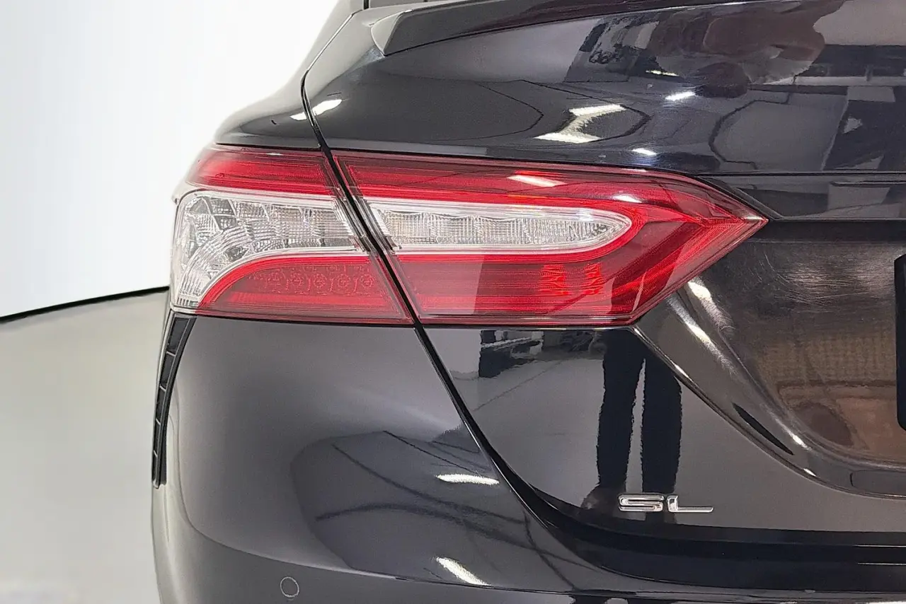 2020 Toyota Camry Gallery Image 8