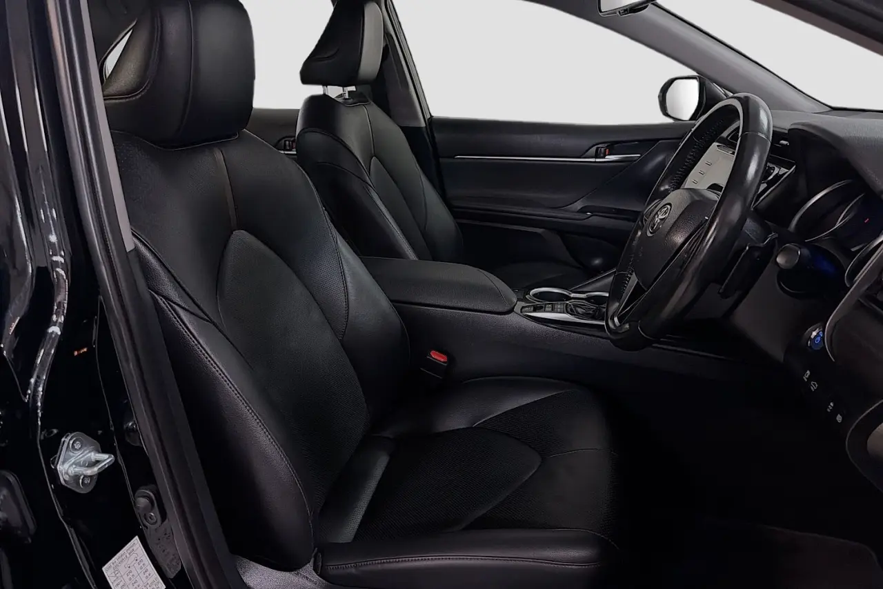 2020 Toyota Camry Gallery Image 13