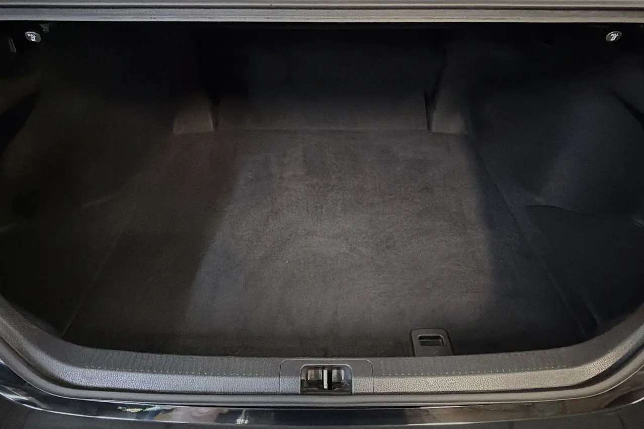 2020 Toyota Camry Gallery Image 27