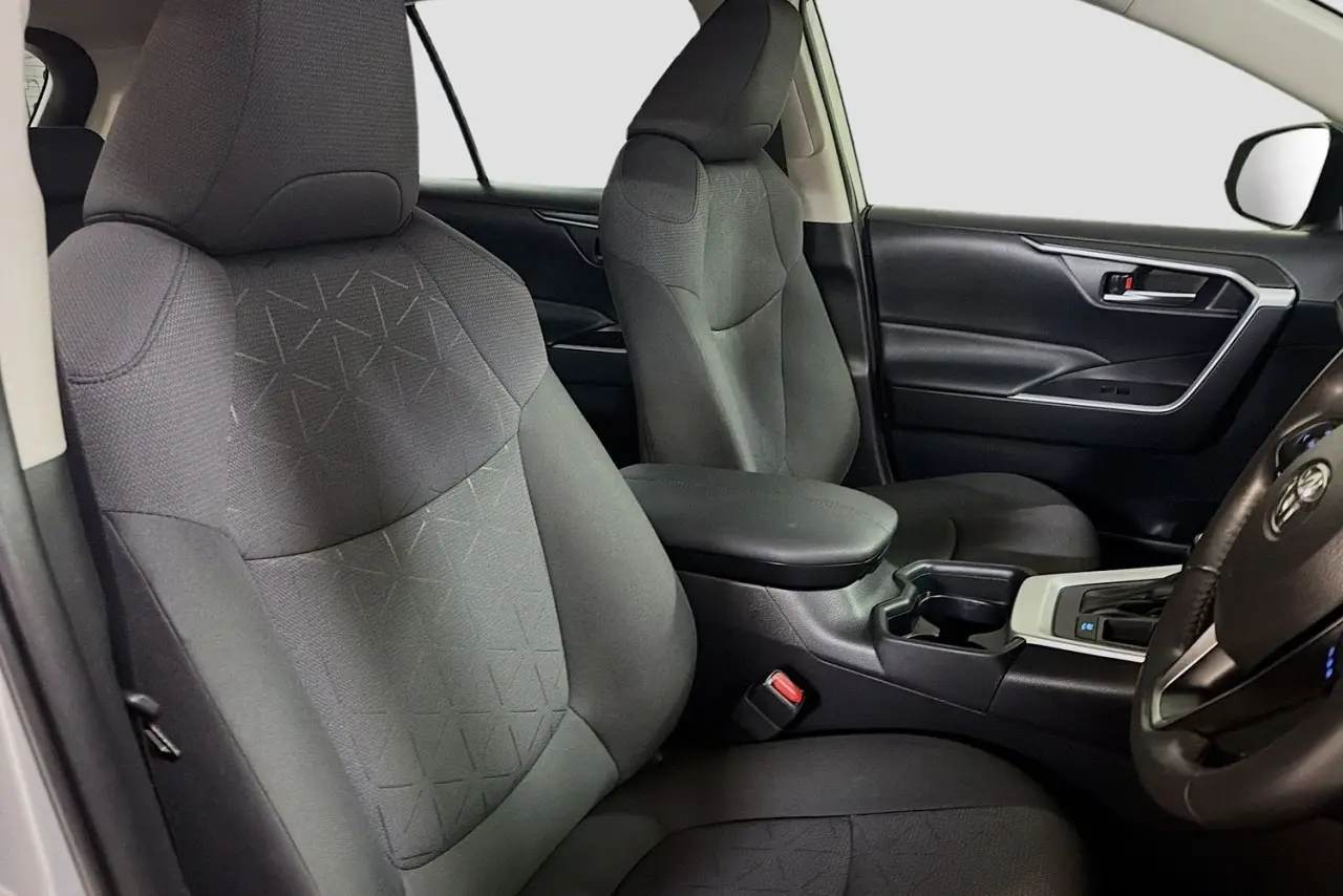 2021 Toyota RAV4 Gallery Image 12