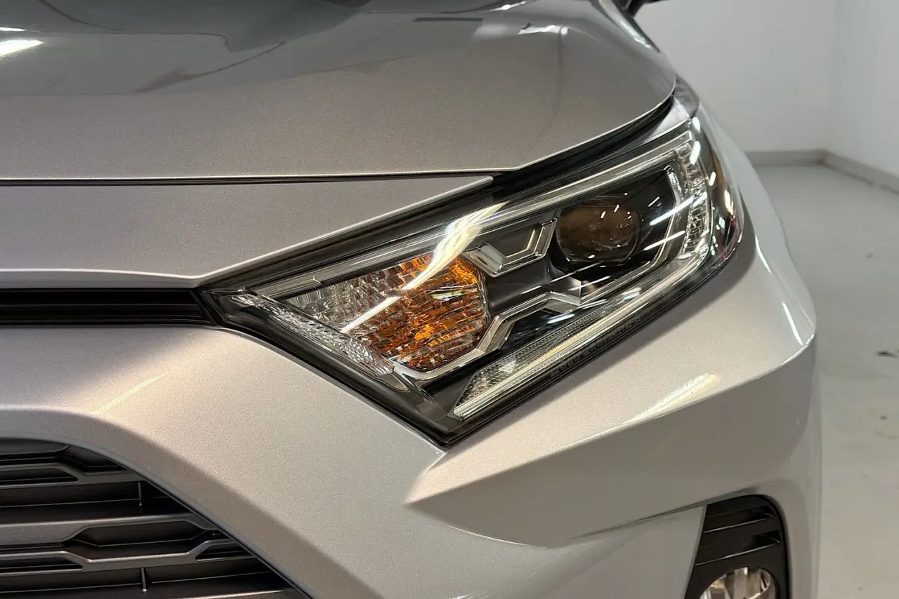 2021 Toyota RAV4 Gallery Image 3