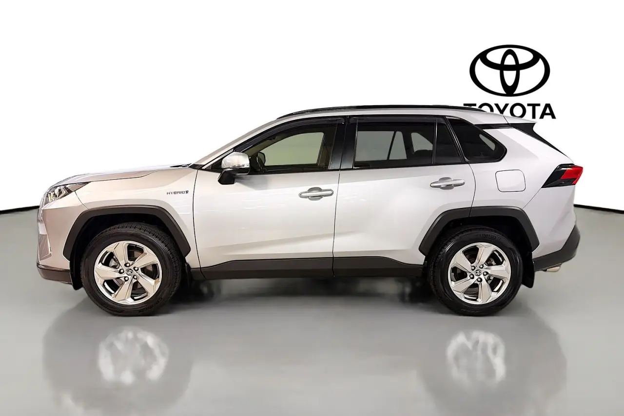 2021 Toyota RAV4 Gallery Image 5