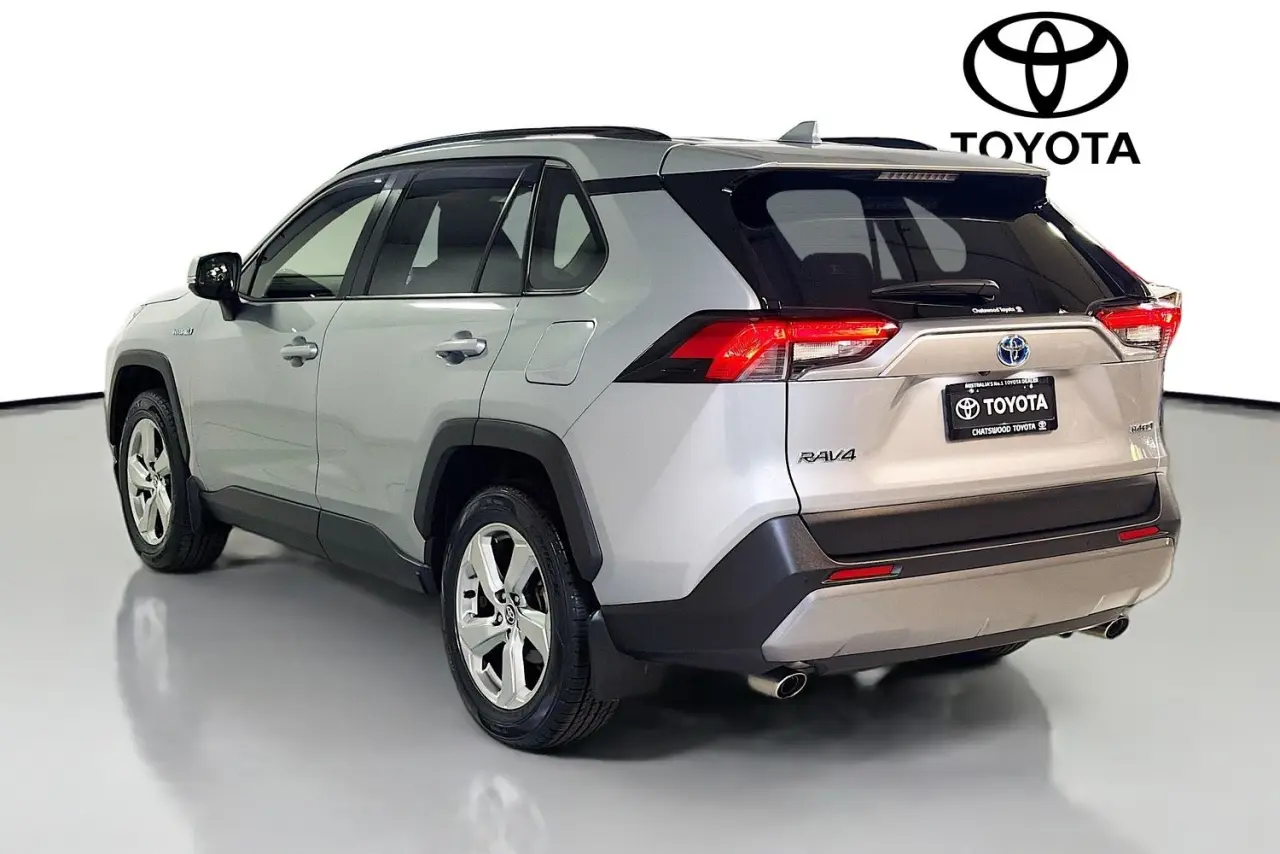 2021 Toyota RAV4 Gallery Image 6