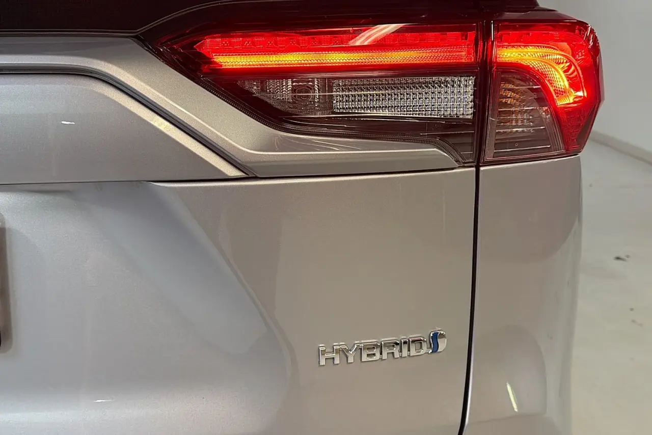 2021 Toyota RAV4 Gallery Image 9