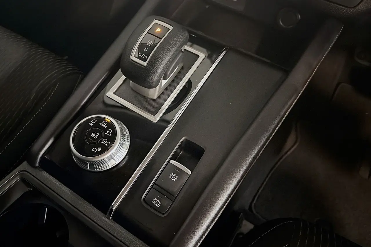 2023 Mitsubishi Outlander Gallery Image 16