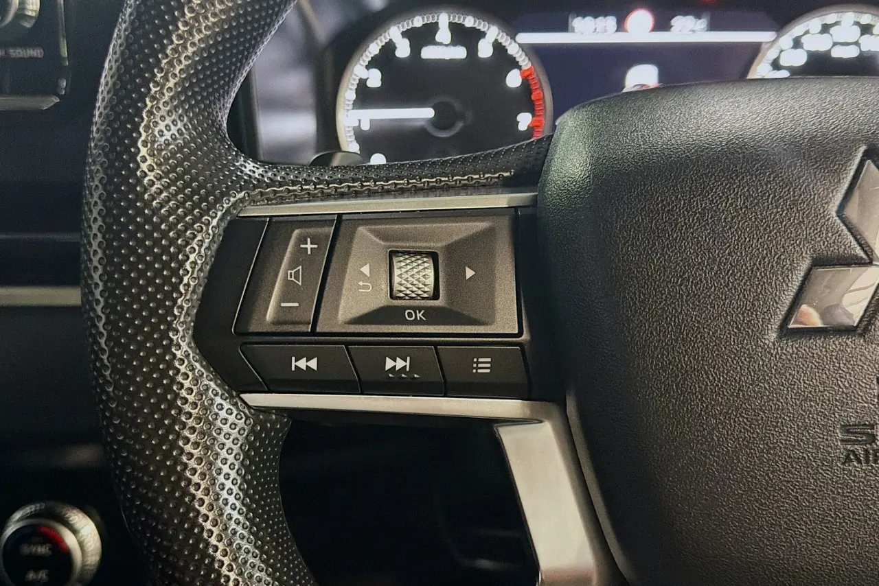 2023 Mitsubishi Outlander Gallery Image 17