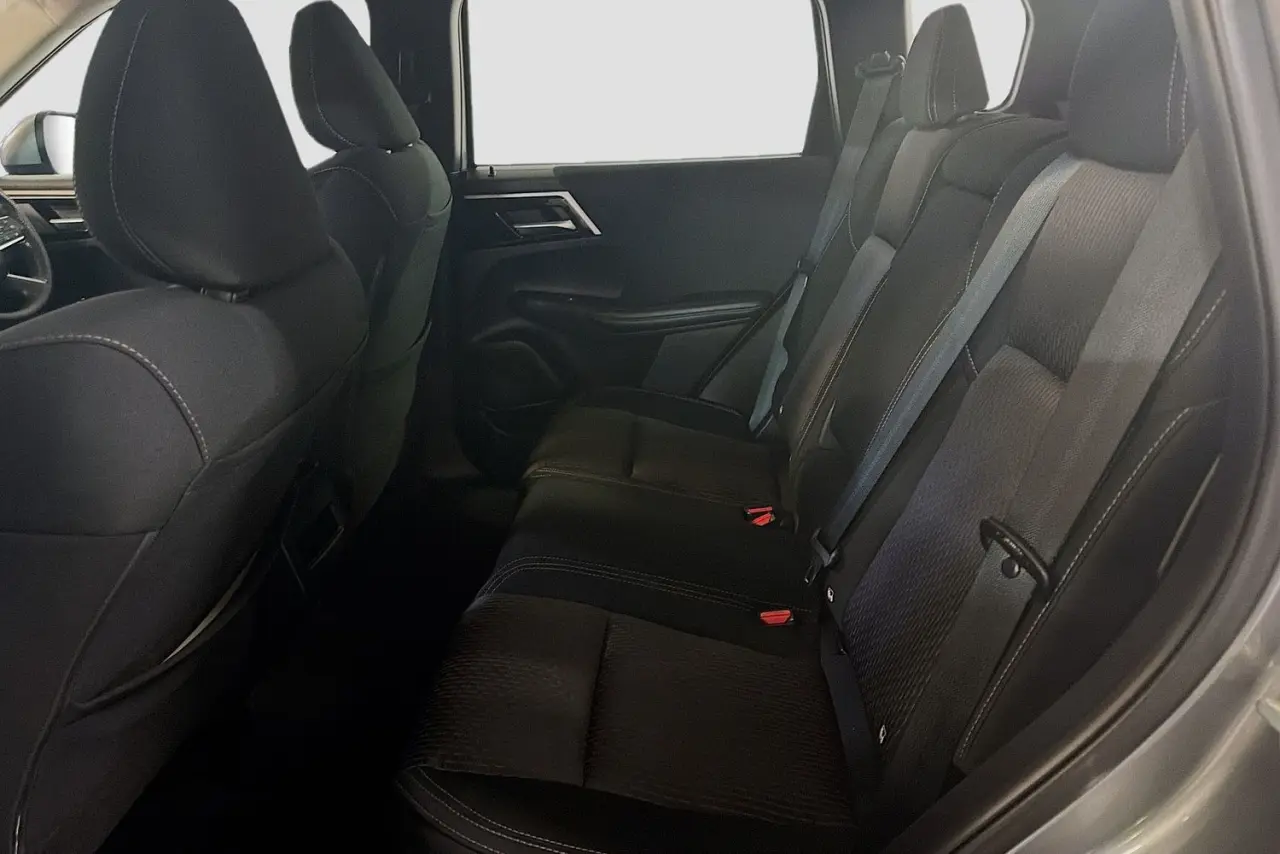 2023 Mitsubishi Outlander Gallery Image 24