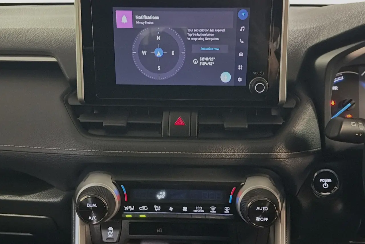 2025 Toyota RAV4 Gallery Image 14