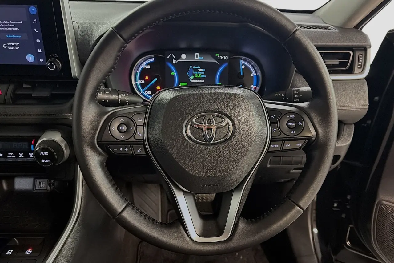 2025 Toyota RAV4 Gallery Image 19