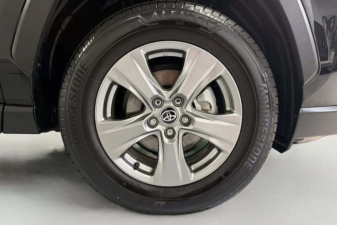 2025 Toyota RAV4 Gallery Image 26