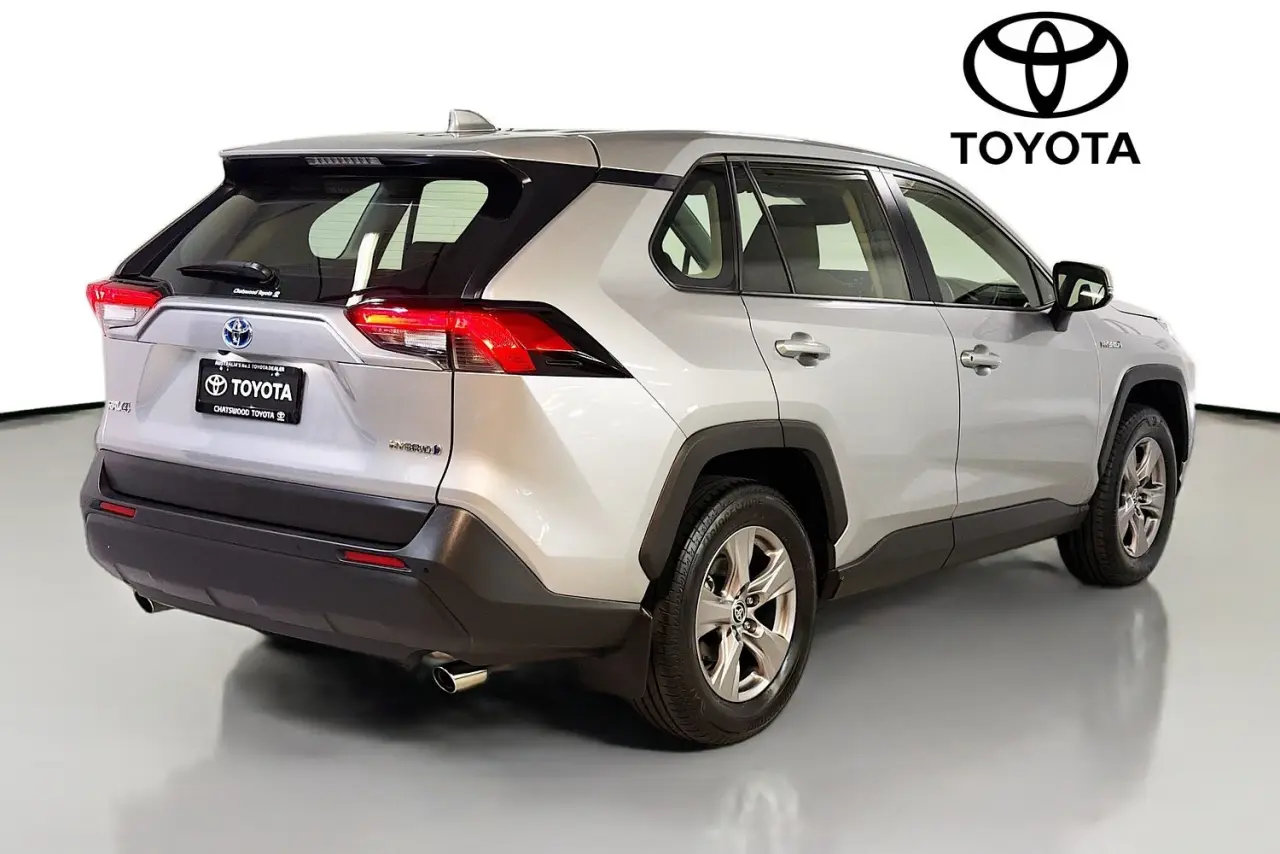 2024 Toyota RAV4 Gallery Image 10