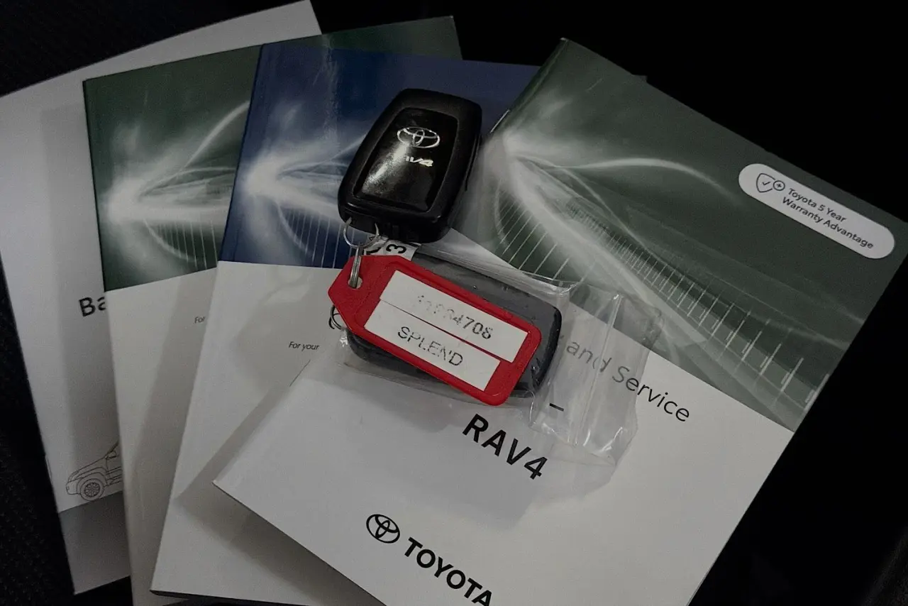 2024 Toyota RAV4 Gallery Image 28