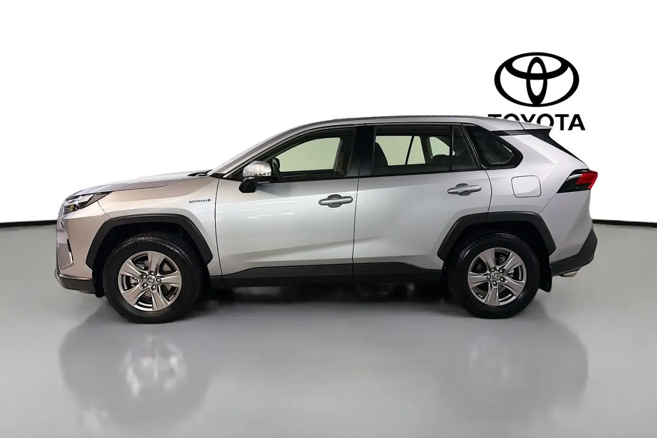 2024 Toyota RAV4 Gallery Image 5