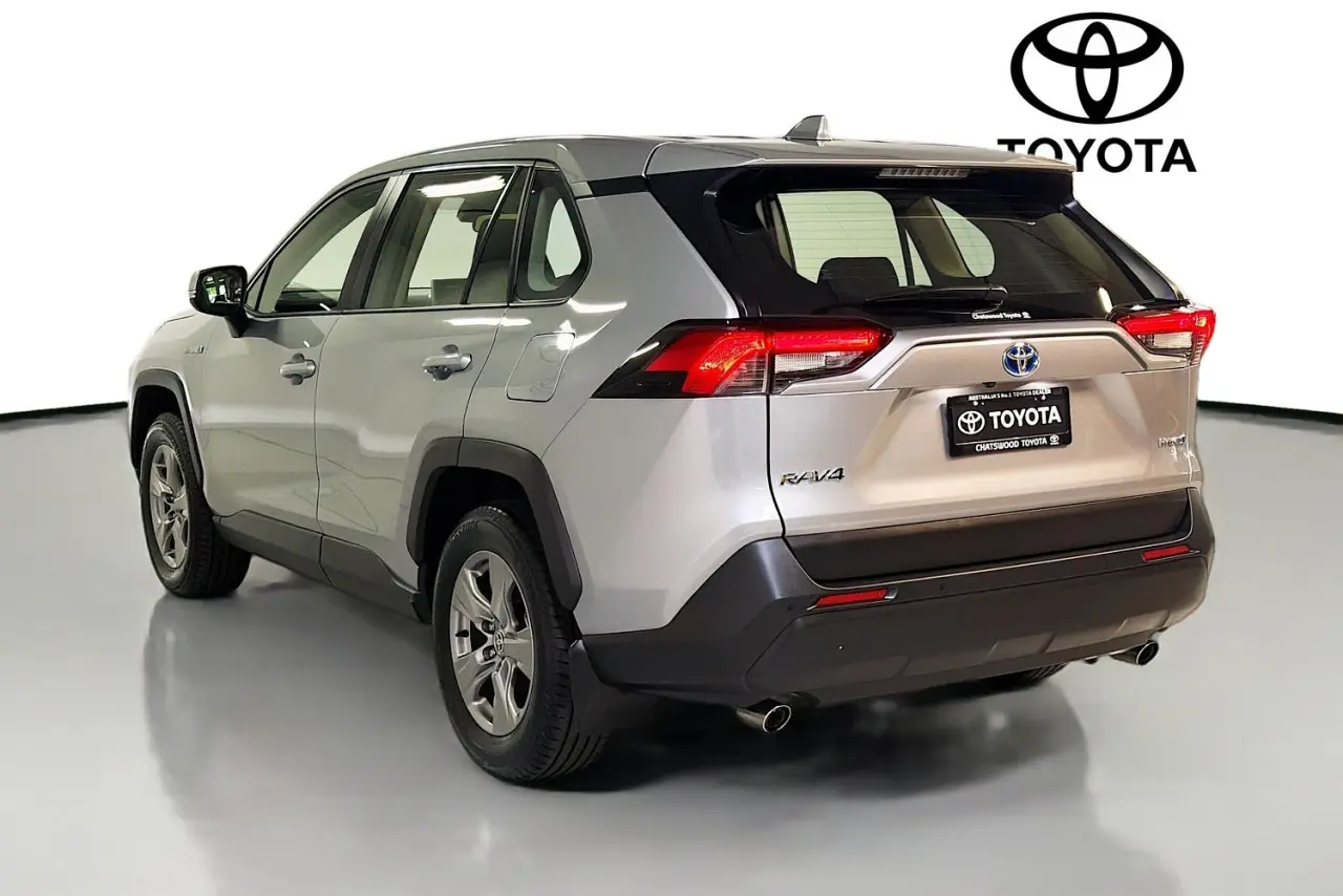 2024 Toyota RAV4 Gallery Image 6