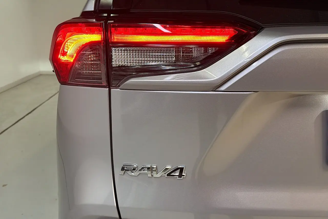 2024 Toyota RAV4 Gallery Image 8