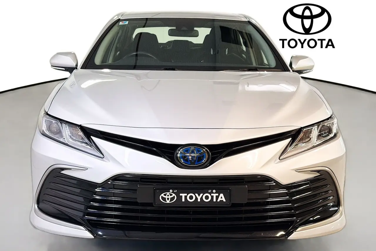 2024 Toyota Camry Gallery Image 2