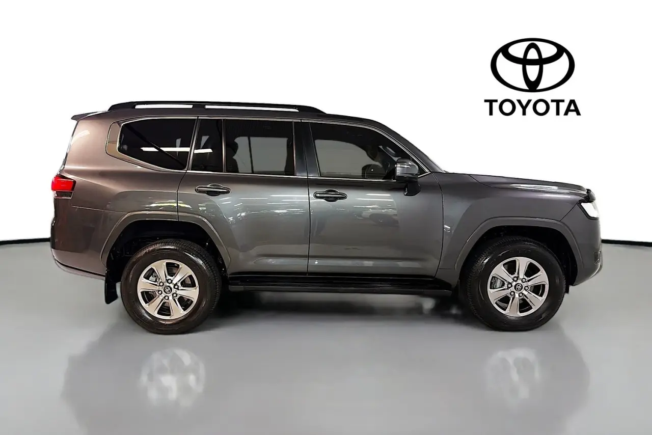 2023 Toyota Landcruiser Gallery Image 11