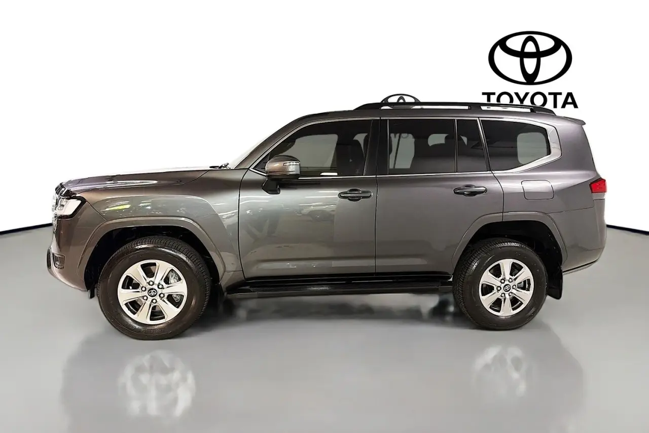 2023 Toyota Landcruiser Gallery Image 5
