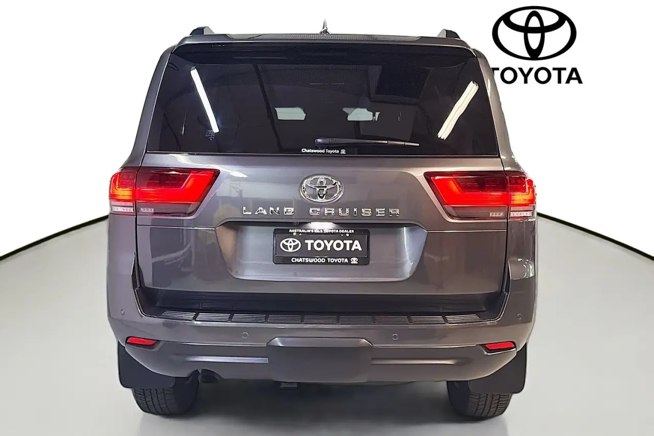 2023 Toyota Landcruiser Gallery Image 7