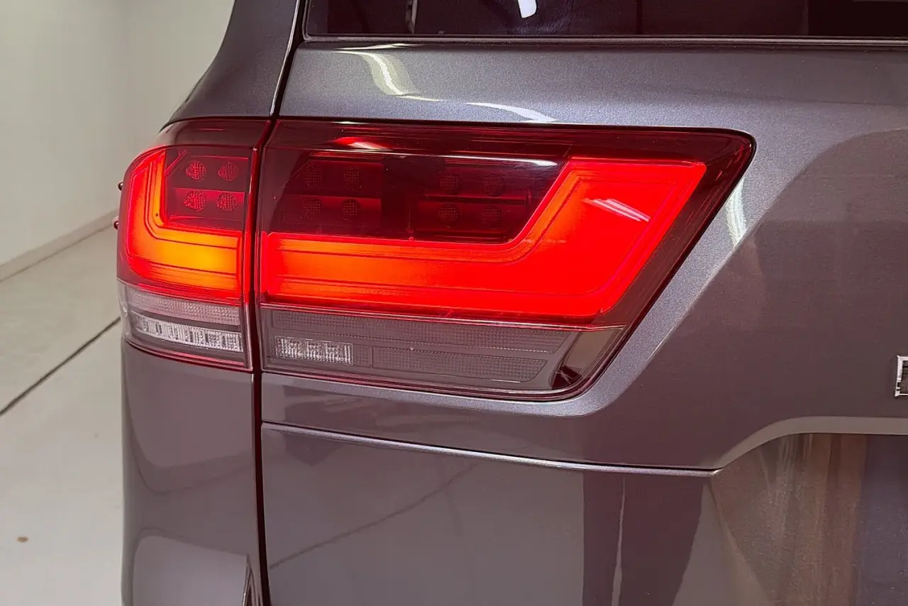 2023 Toyota Landcruiser Gallery Image 8