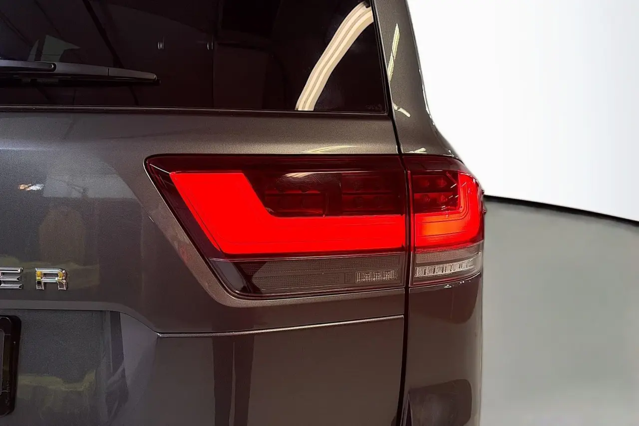 2023 Toyota Landcruiser Gallery Image 9