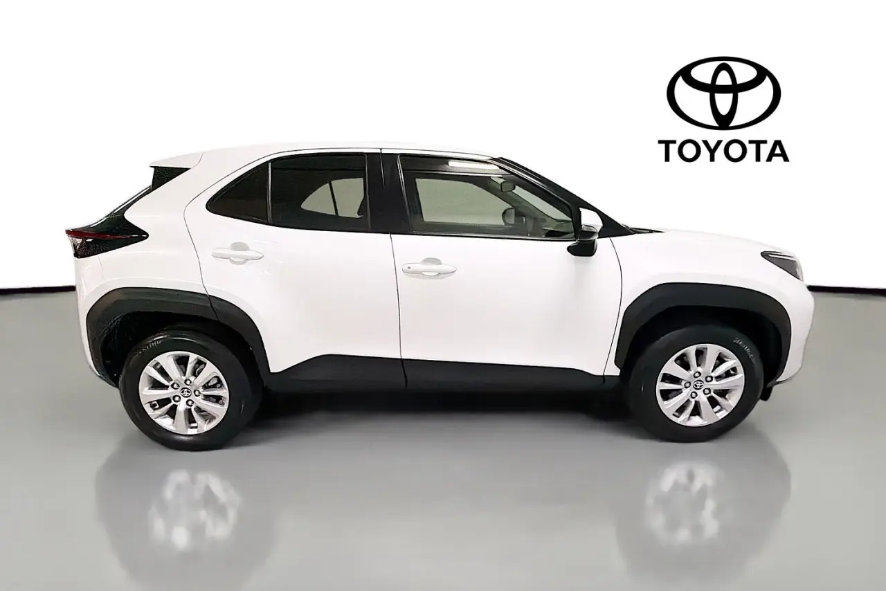 2023 Toyota Yaris Cross Gallery Image 11