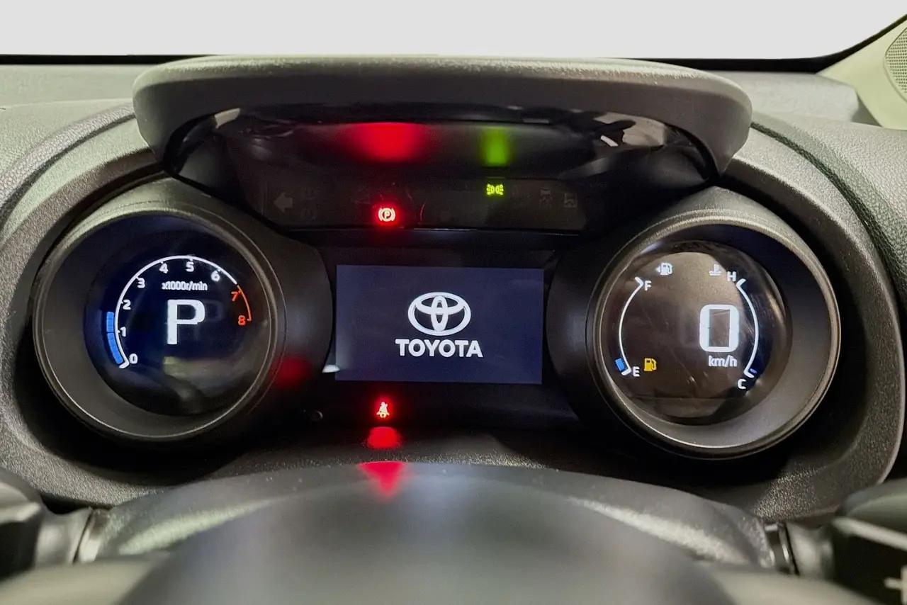 2023 Toyota Yaris Cross Gallery Image 21