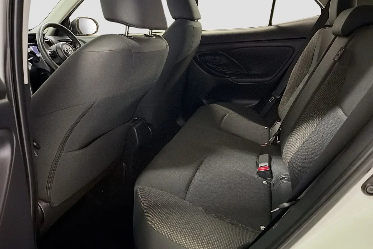 2023 Toyota Yaris Cross Gallery Image 25
