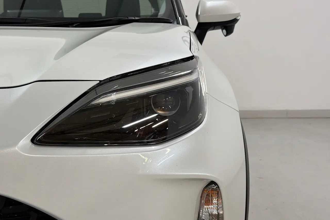 2023 Toyota Yaris Cross Gallery Image 3