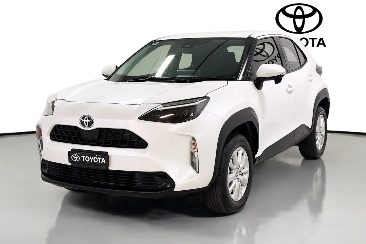 2023 Toyota Yaris Cross Gallery Image 4
