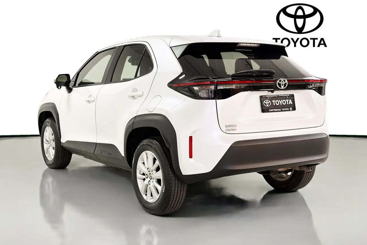 2023 Toyota Yaris Cross Gallery Image 6