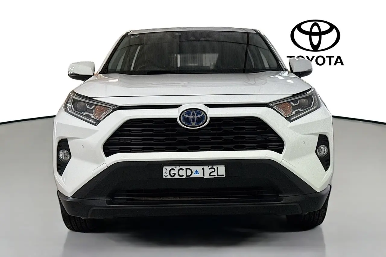 2021 Toyota RAV4 Gallery Image 2