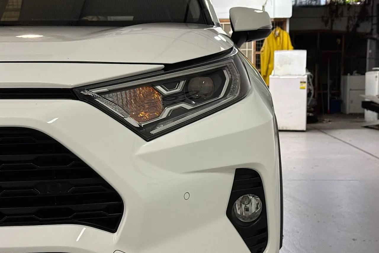 2021 Toyota RAV4 Gallery Image 3